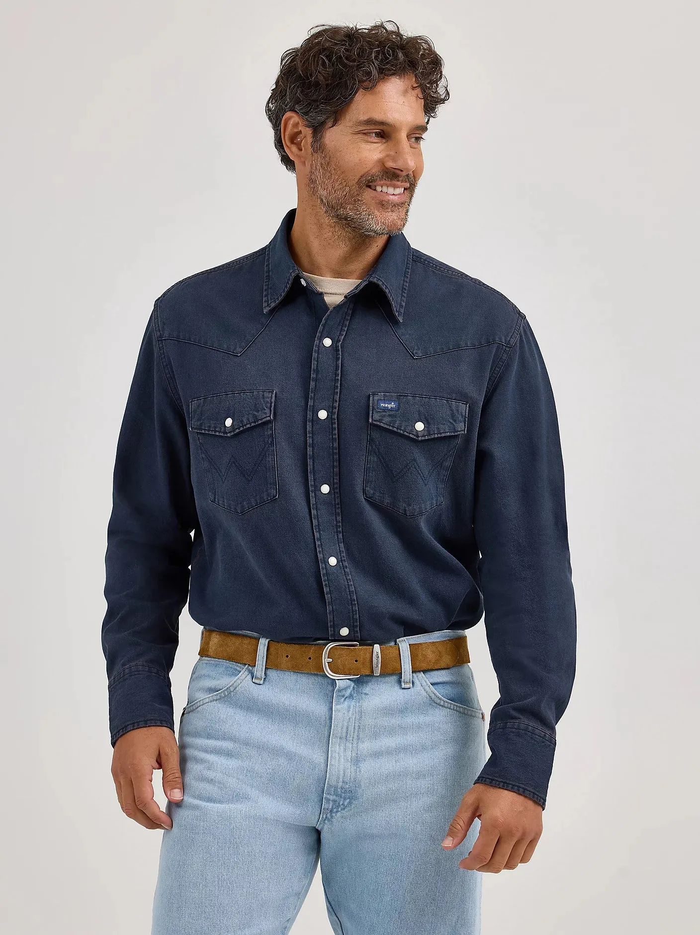 Cozy Layers Comfortable Layering Wrangler Men's L/S Vintage Inspired Western Snap Work Shirt in Midnight