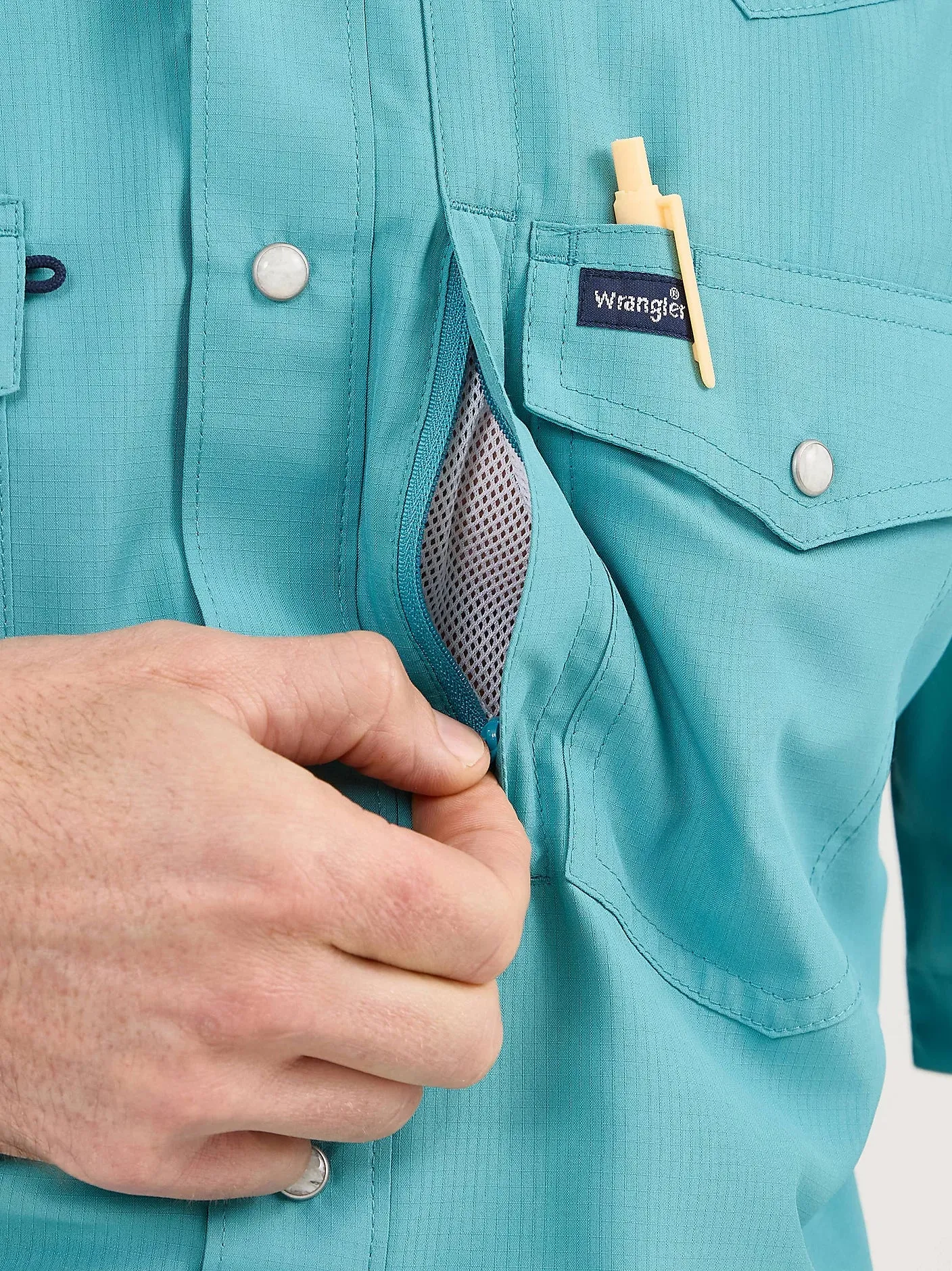 Casual Design Wrangler Men's S/S Solid Performance Western Snap Shirt in Muted Teal