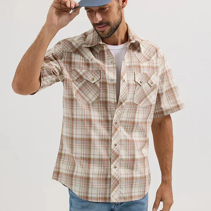 Active Comfort Style Wrangler Retro Men's S/S Sawtooth Pocket Plaid Western Snap Shirt in Wheat Brown