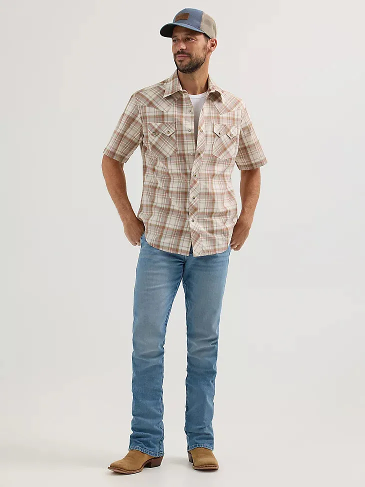 Wrangler Retro Men's S/S Sawtooth Pocket Plaid Western Snap Shirt in Wheat Brown Collared
