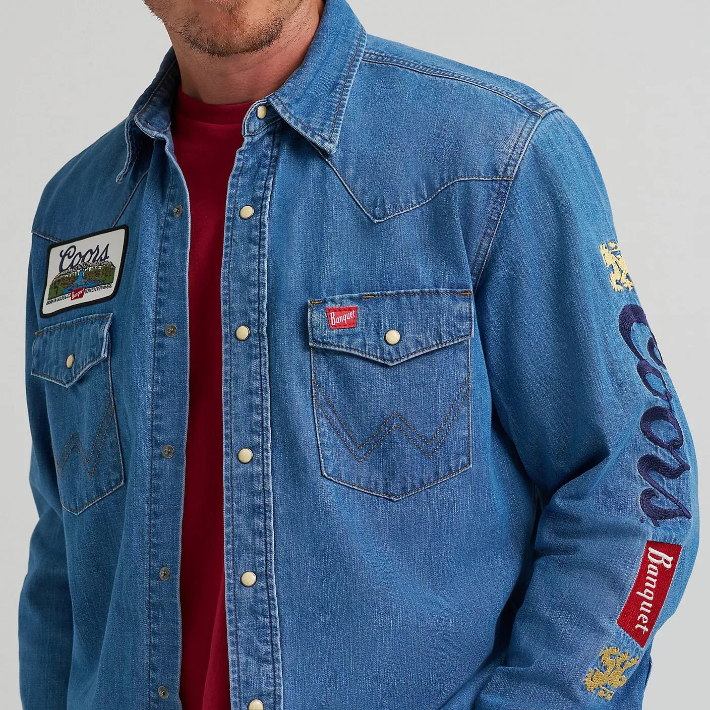 Anti Pilling Treatment Ethically Sourced Materials Wrangler x Coors Men's L/S Denim Shirt in Golden Blue